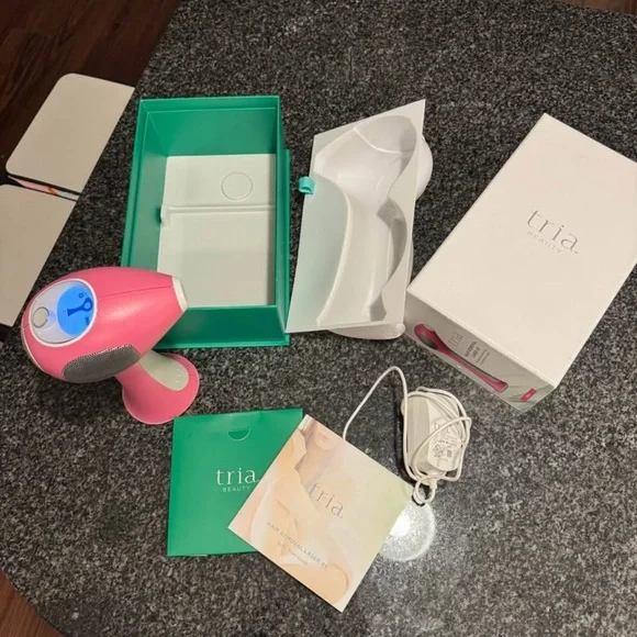 Tria Hair Removal Laser in White and Pink - Picture 4 of 6